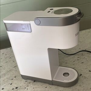 KEURIG White and Silver Single-Serve Coffee Maker